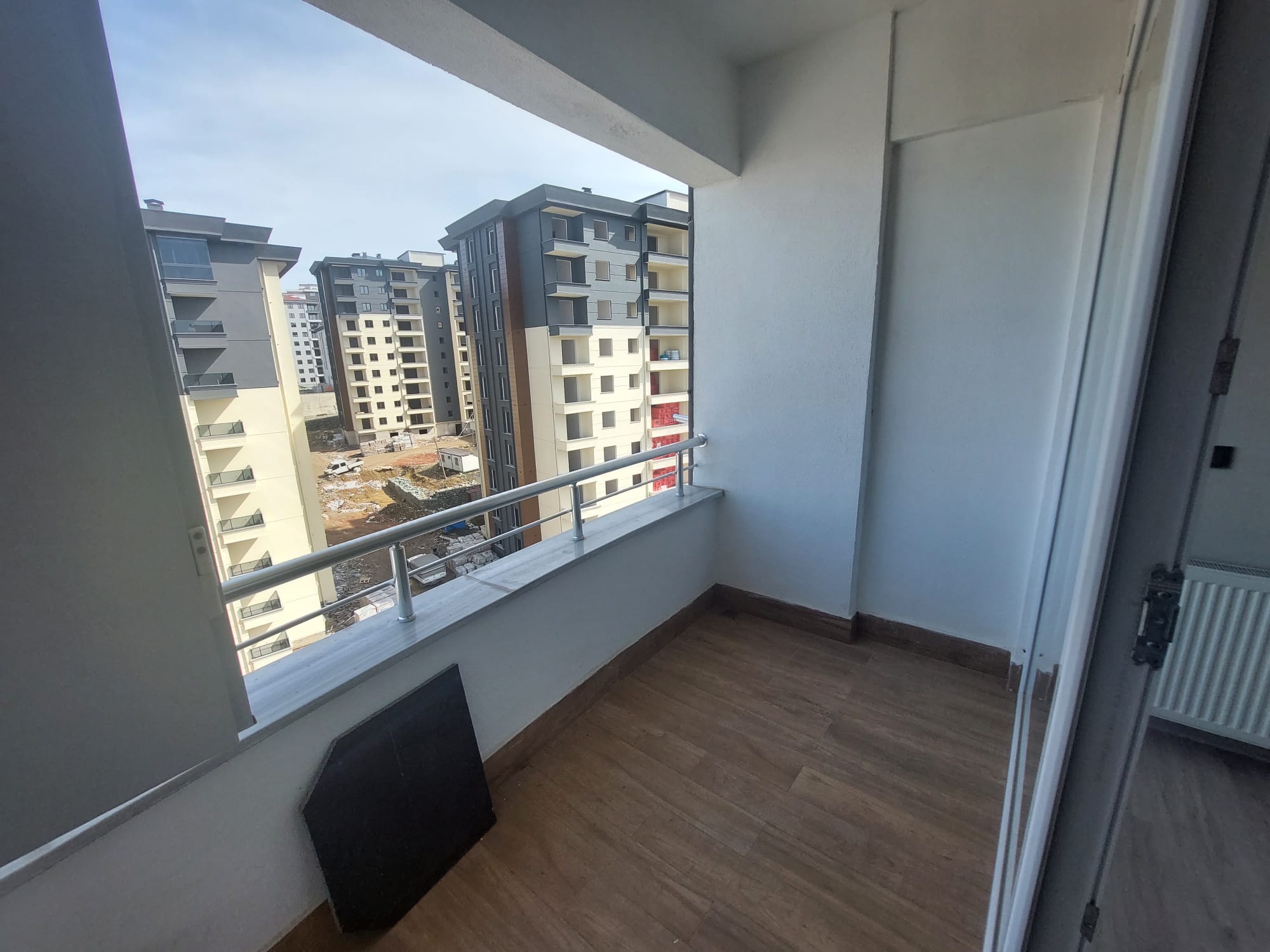 KARŞIYAKA KİRALIK 2+1 DAİRE TAHİR TOMAKİN